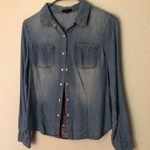 Chiqle medium denim long sleeve w pattern in back